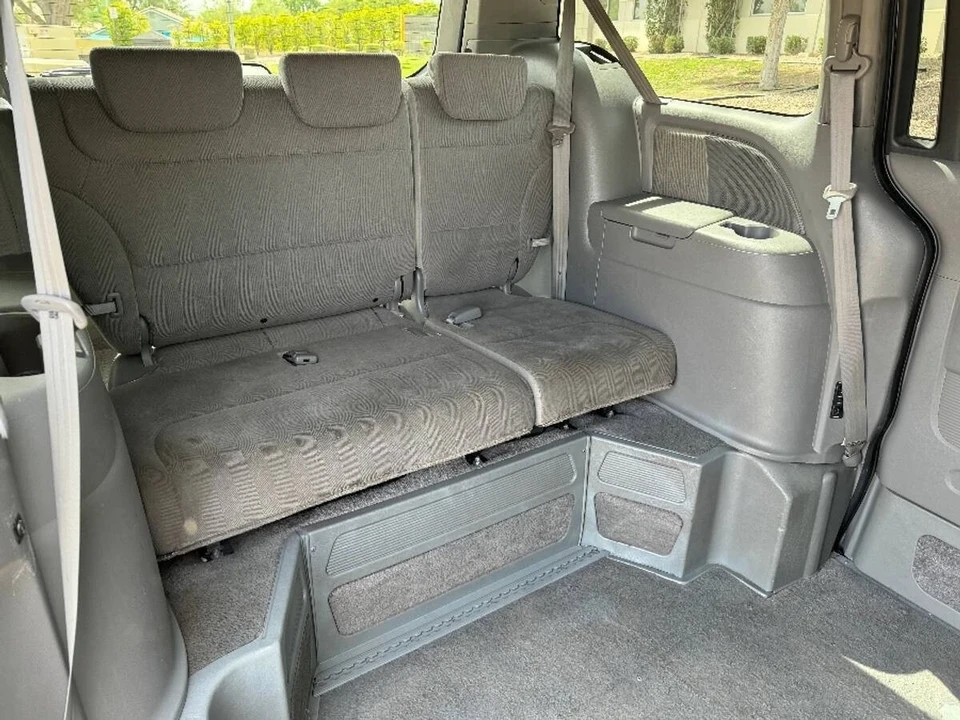 2010 Honda Odyssey - Image 9 of 15