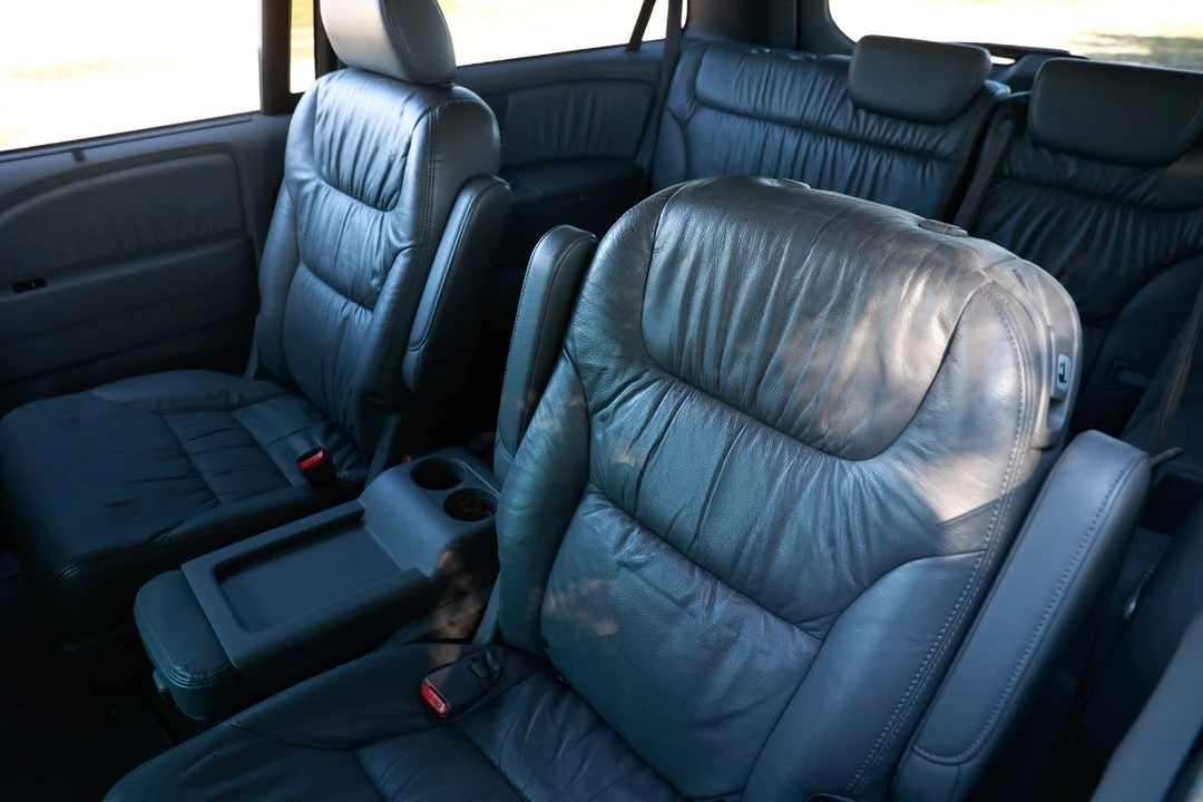 2010 Honda Odyssey - Image 8 of 12