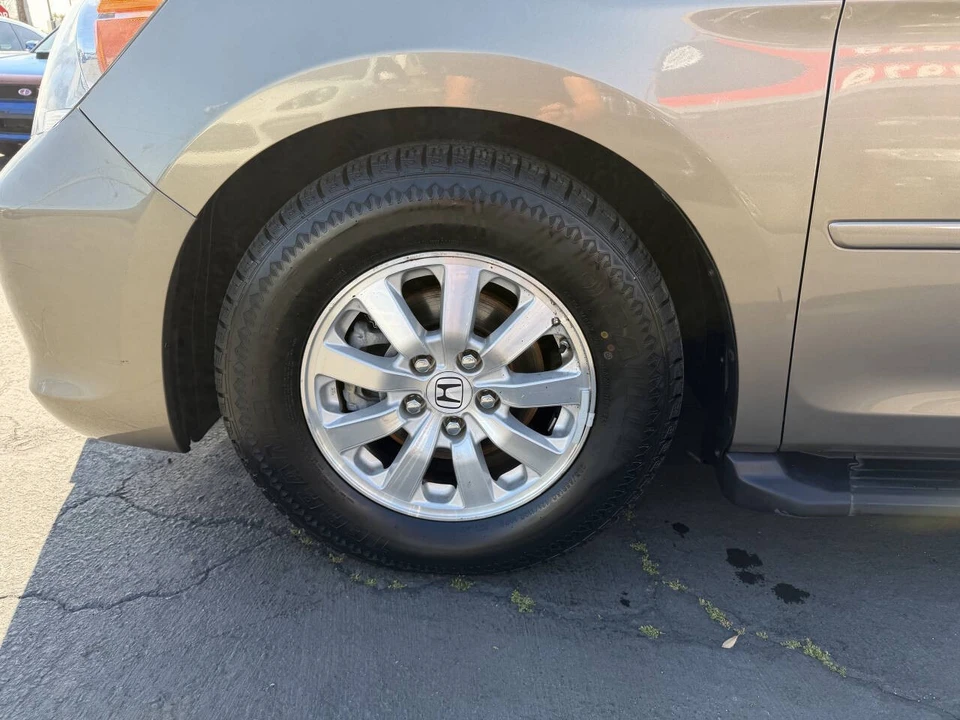2010 Honda Odyssey - Image 16 of 17