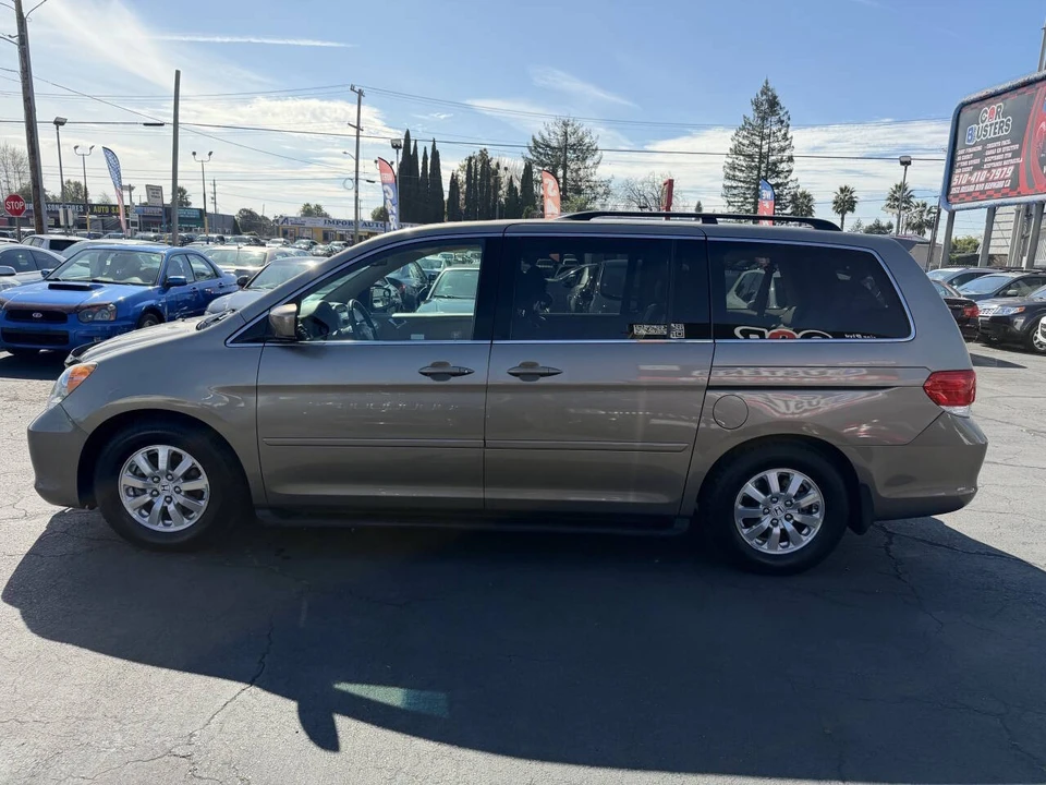 2010 Honda Odyssey - Image 3 of 17
