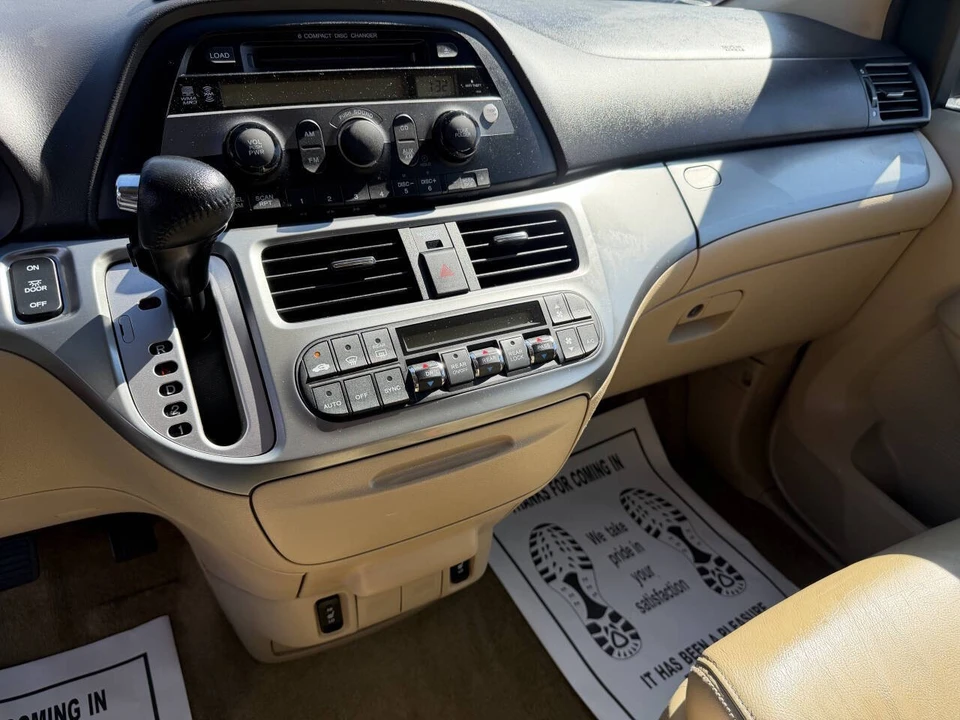 2010 Honda Odyssey - Image 12 of 17