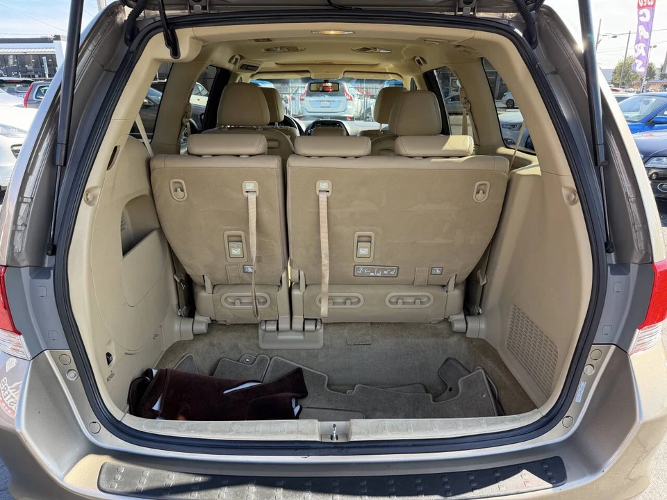 2010 Honda Odyssey - Image 14 of 17