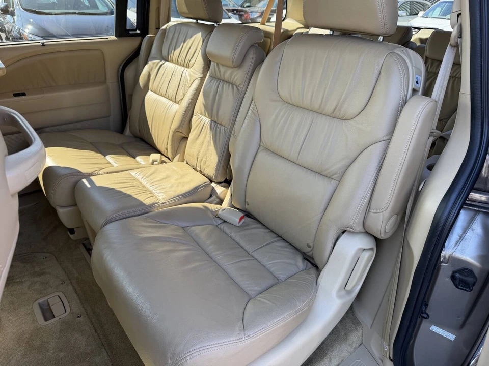 2010 Honda Odyssey - Image 9 of 17