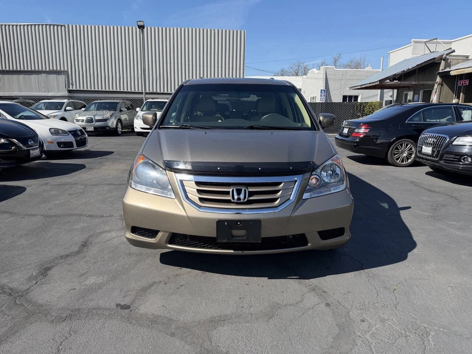 2010 Honda Odyssey - Image 2 of 17