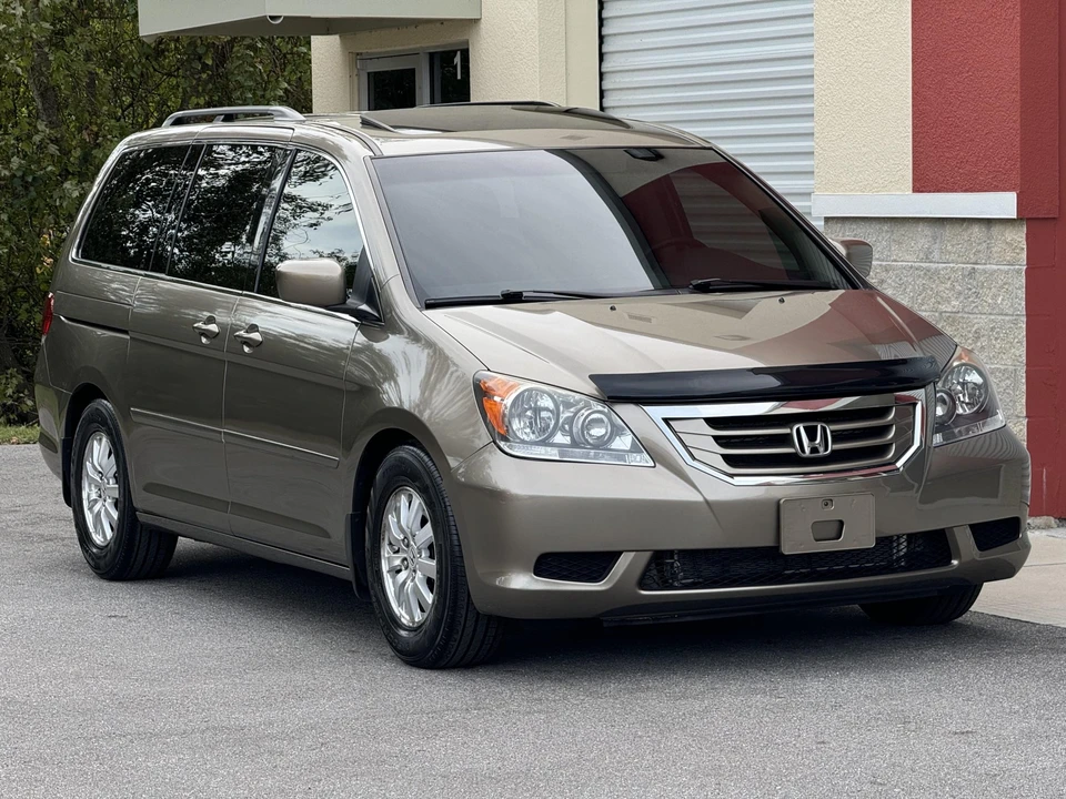 2010 Honda Odyssey - Image 20 of 31