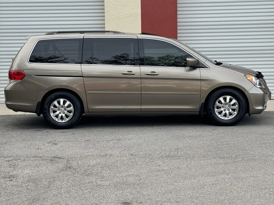 2010 Honda Odyssey - Image 18 of 31