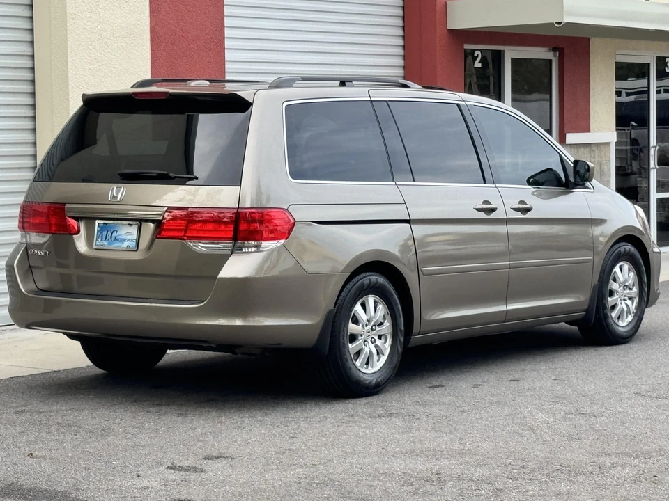 2010 Honda Odyssey - Image 14 of 31