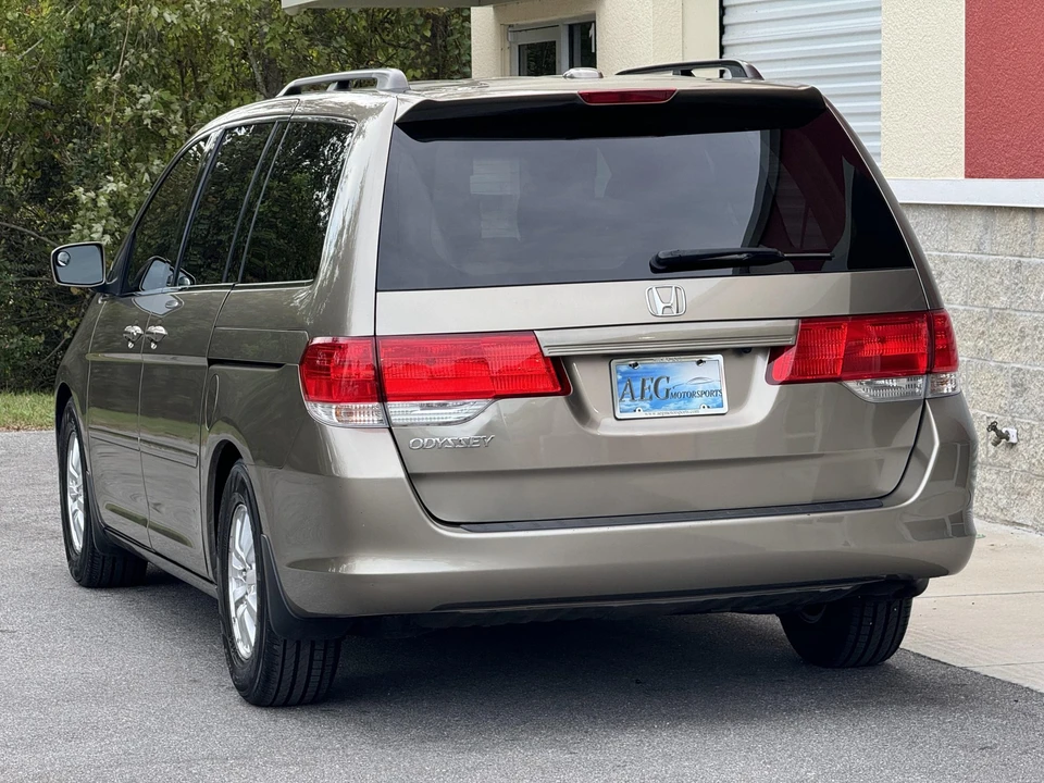 2010 Honda Odyssey - Image 11 of 31