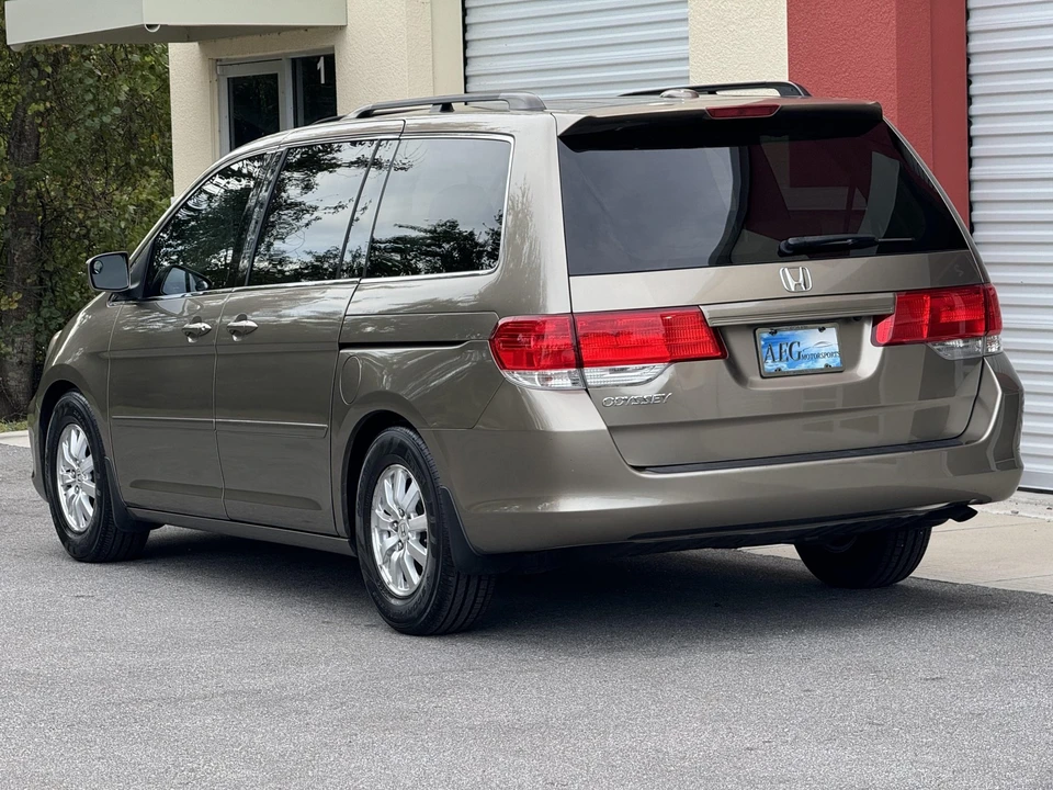 2010 Honda Odyssey - Image 10 of 31