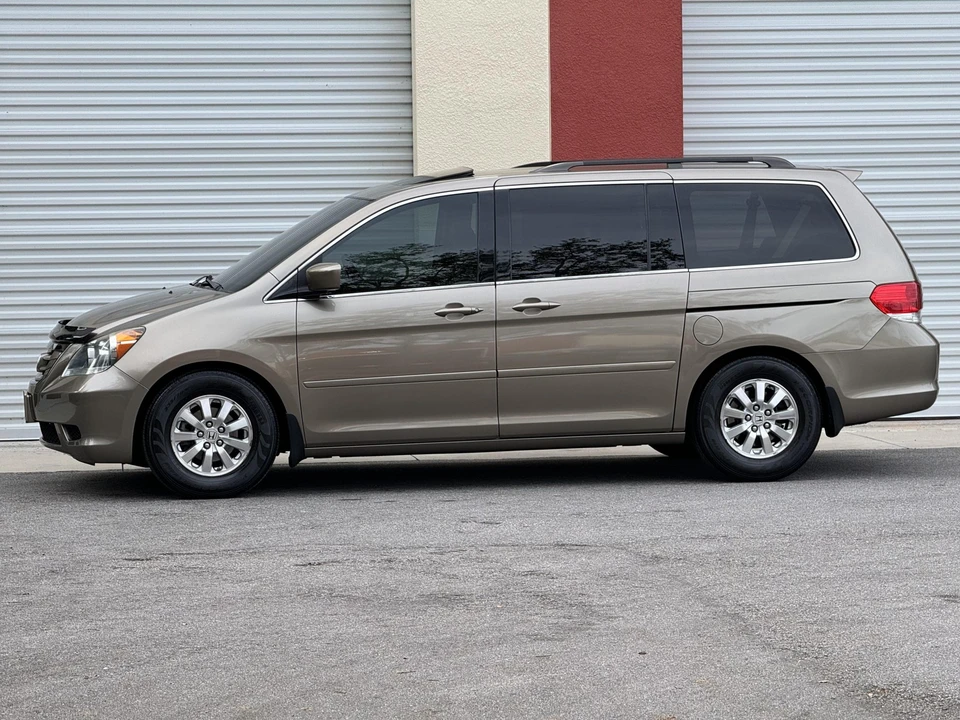 2010 Honda Odyssey - Image 6 of 31