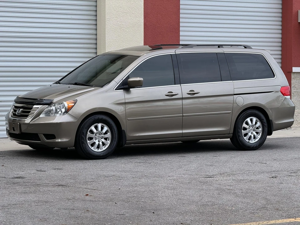 2010 Honda Odyssey - Image 4 of 31