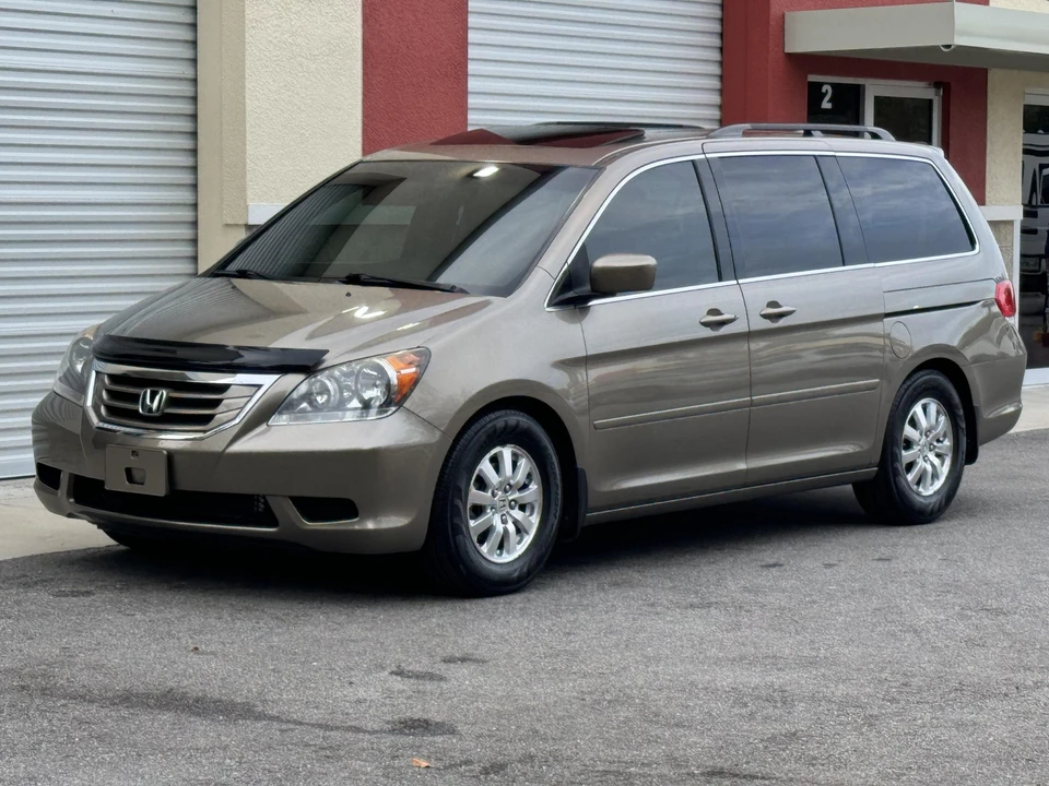 2010 Honda Odyssey - Image 3 of 31