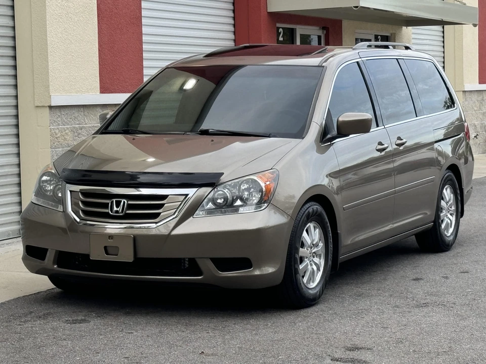 2010 Honda Odyssey - Image 2 of 31