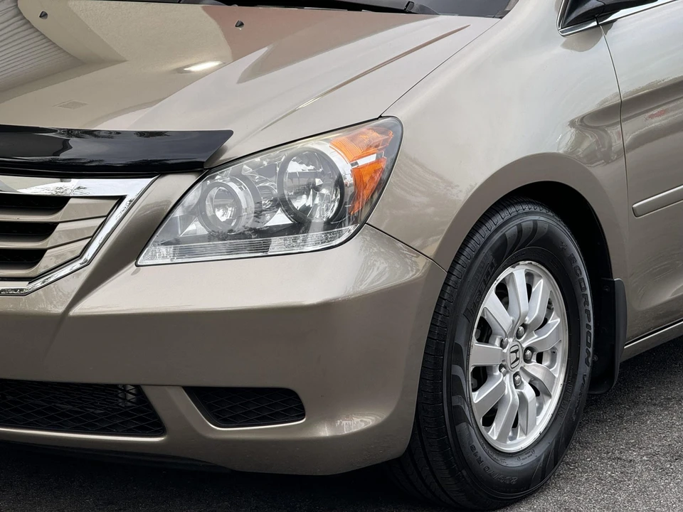 2010 Honda Odyssey - Image 24 of 31