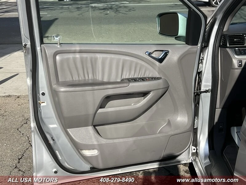 2010 Honda Odyssey - Image 13 of 21