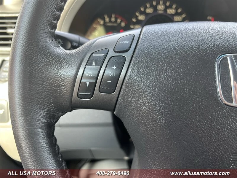 2010 Honda Odyssey - Image 17 of 21