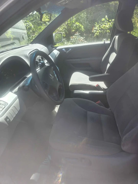 2010 Honda Odyssey - Image 13 of 18