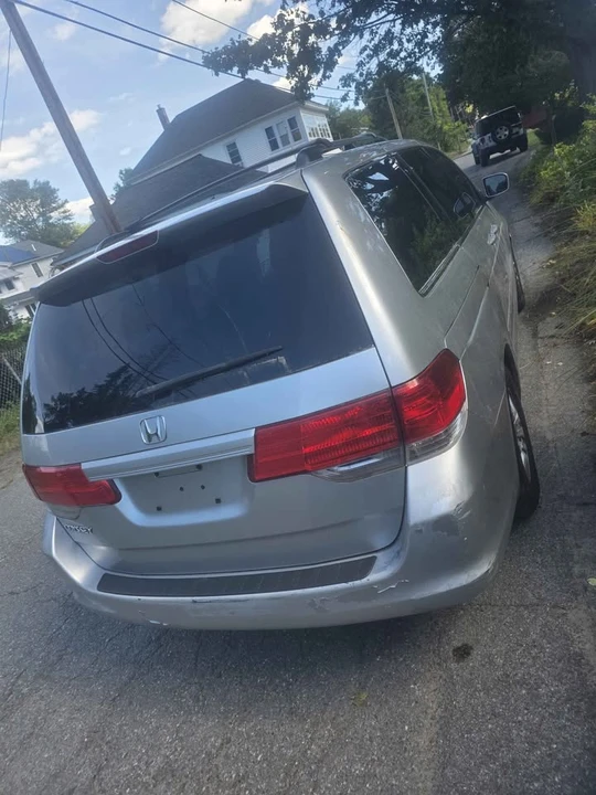 2010 Honda Odyssey - Image 17 of 18