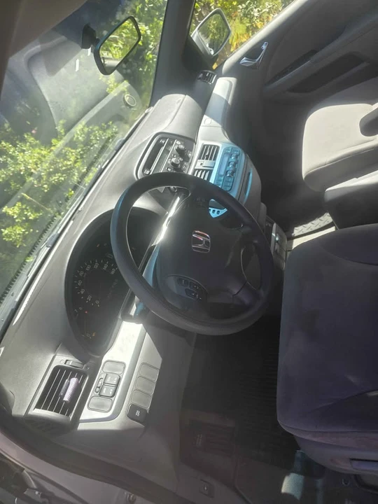 2010 Honda Odyssey - Image 5 of 18