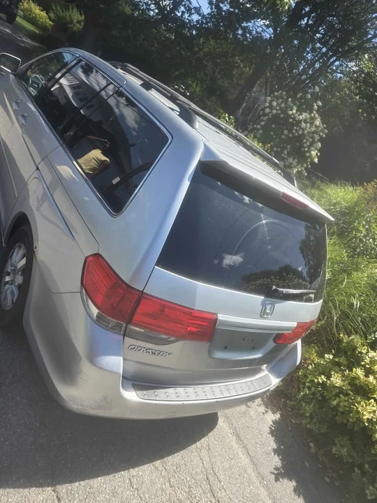 2010 Honda Odyssey - Image 15 of 18