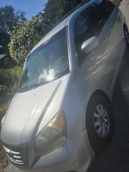 2010 Honda Odyssey - Image 3 of 18