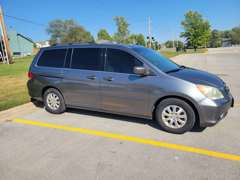 2010 Honda Odyssey - Image 13 of 14