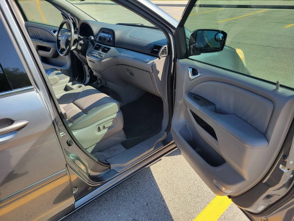2010 Honda Odyssey - Image 3 of 14