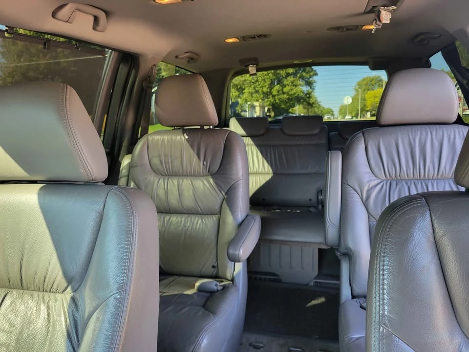 2010 Honda Odyssey - Image 8 of 14