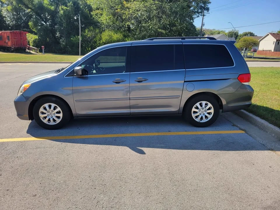 2010 Honda Odyssey - Image 9 of 14