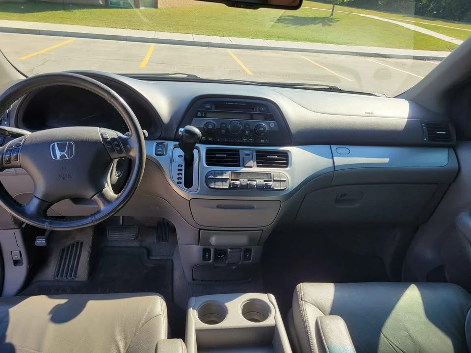 2010 Honda Odyssey - Image 7 of 14