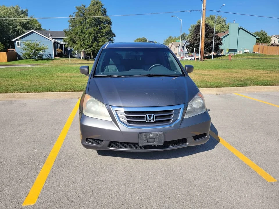 2010 Honda Odyssey - Image 12 of 14