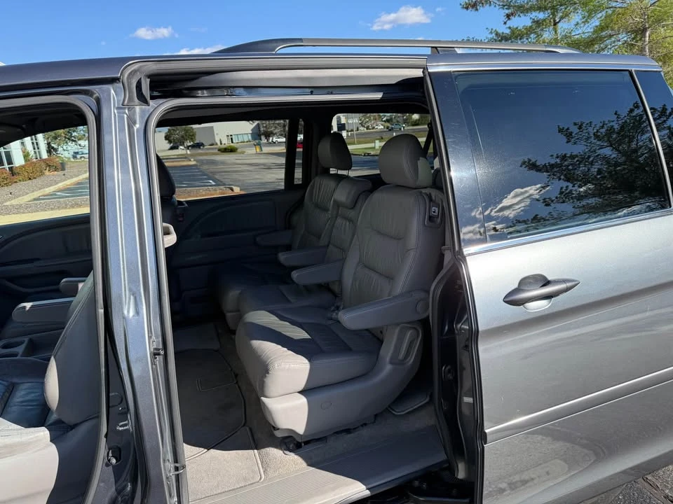 2010 Honda Odyssey - Image 10 of 11