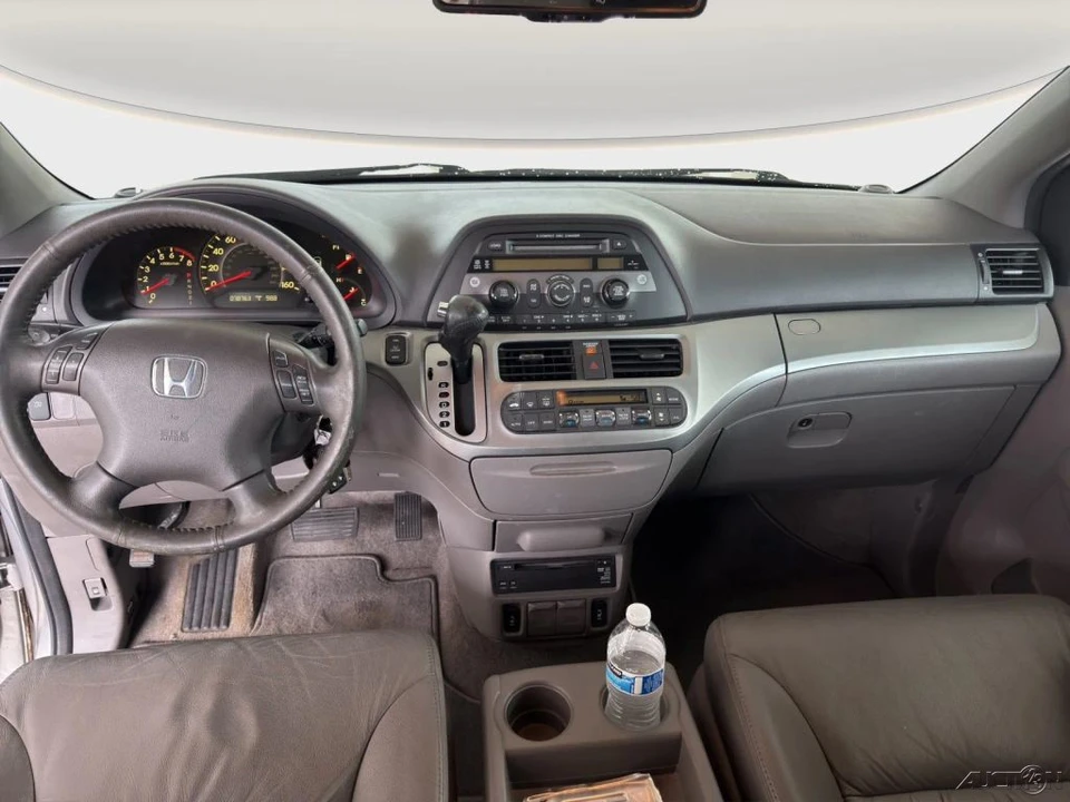 2010 Honda Odyssey - Image 15 of 21
