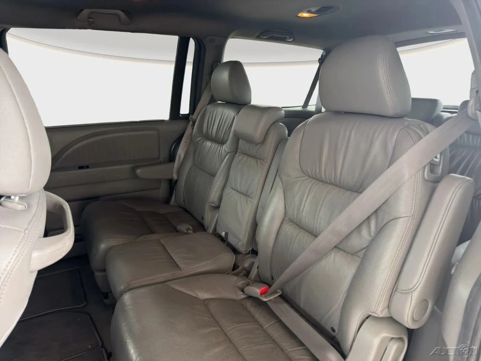 2010 Honda Odyssey - Image 14 of 21