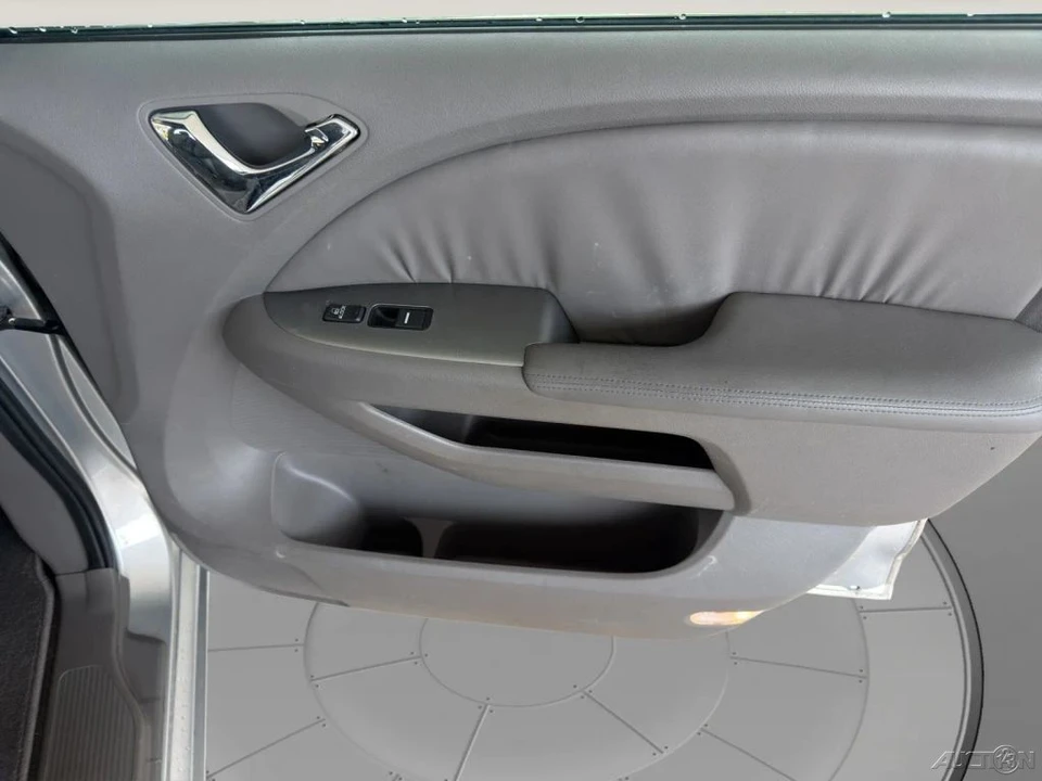 2010 Honda Odyssey - Image 18 of 21