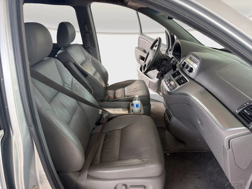 2010 Honda Odyssey - Image 19 of 21
