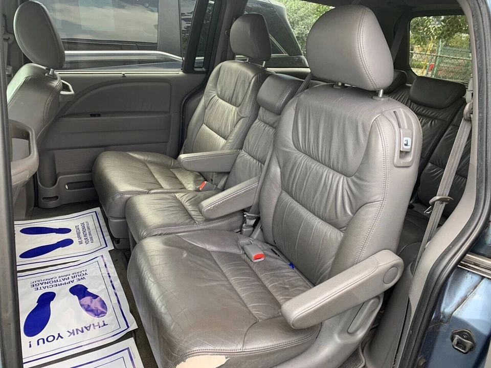 2010 Honda Odyssey - Image 11 of 16