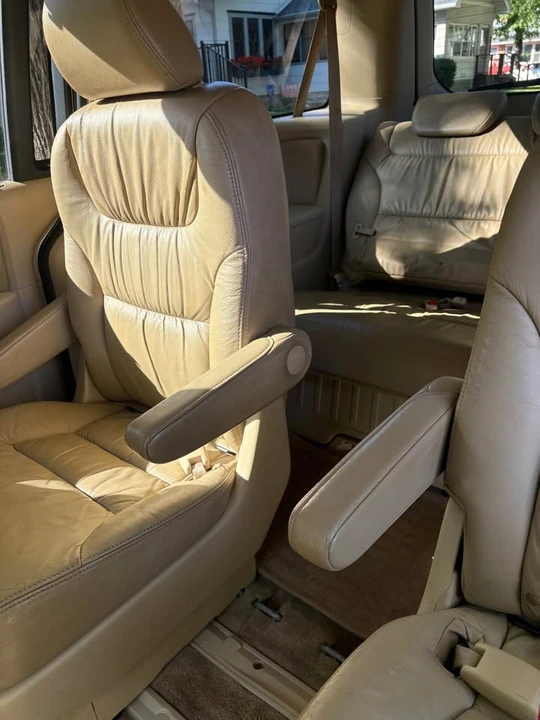 2010 Honda Odyssey - Image 8 of 9