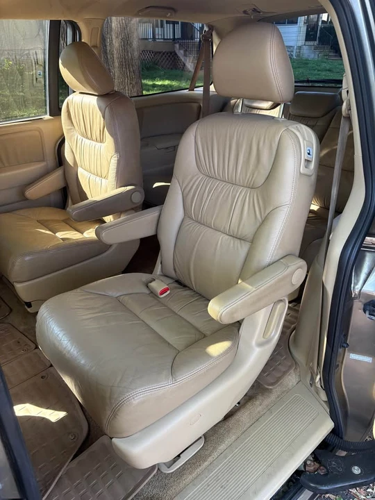 2010 Honda Odyssey - Image 7 of 9