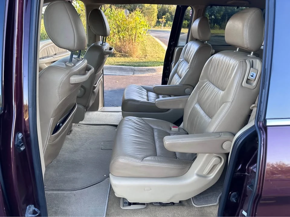 2010 Honda Odyssey - Image 14 of 20