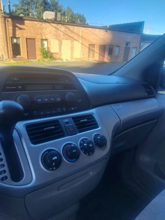 2010 Honda Odyssey - Image 7 of 10