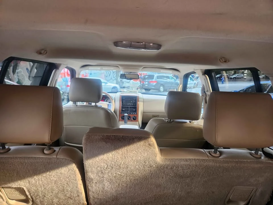 2010 Honda Odyssey - Image 15 of 17