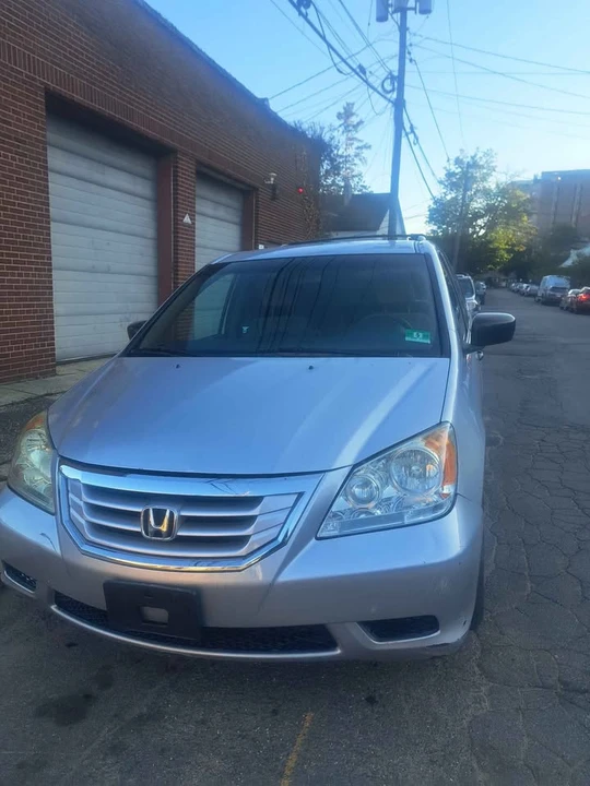 2010 Honda Odyssey - Image 3 of 10