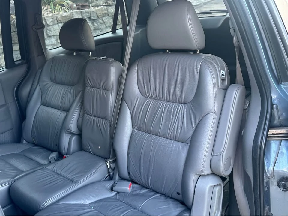 2010 Honda Odyssey - Image 11 of 17