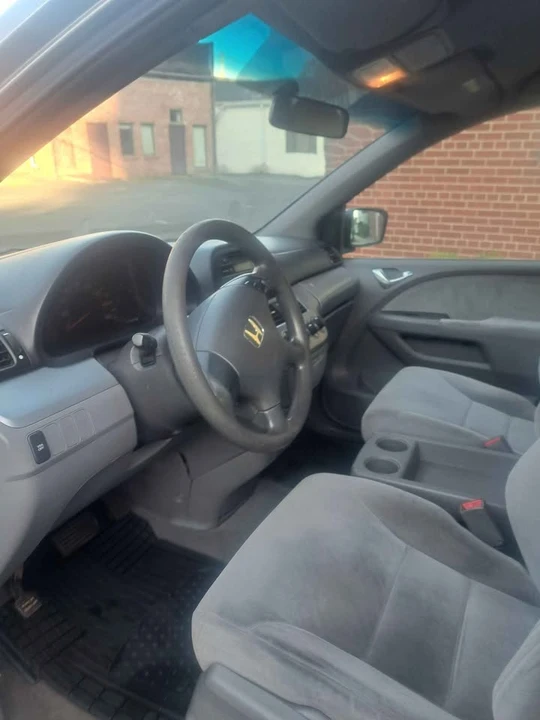 2010 Honda Odyssey - Image 6 of 10