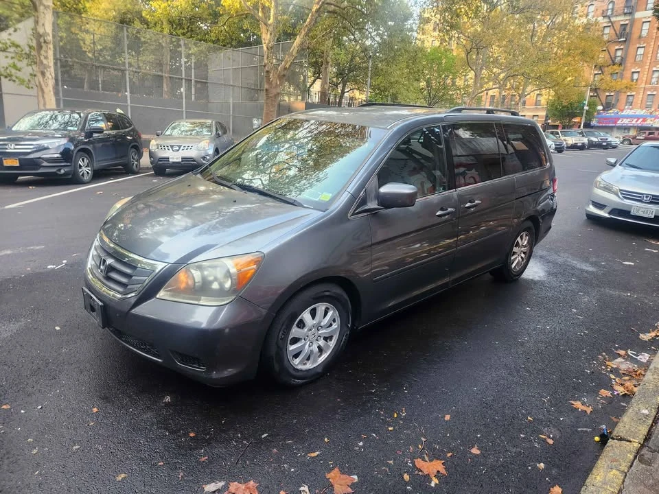 2010 Honda Odyssey - Image 3 of 17