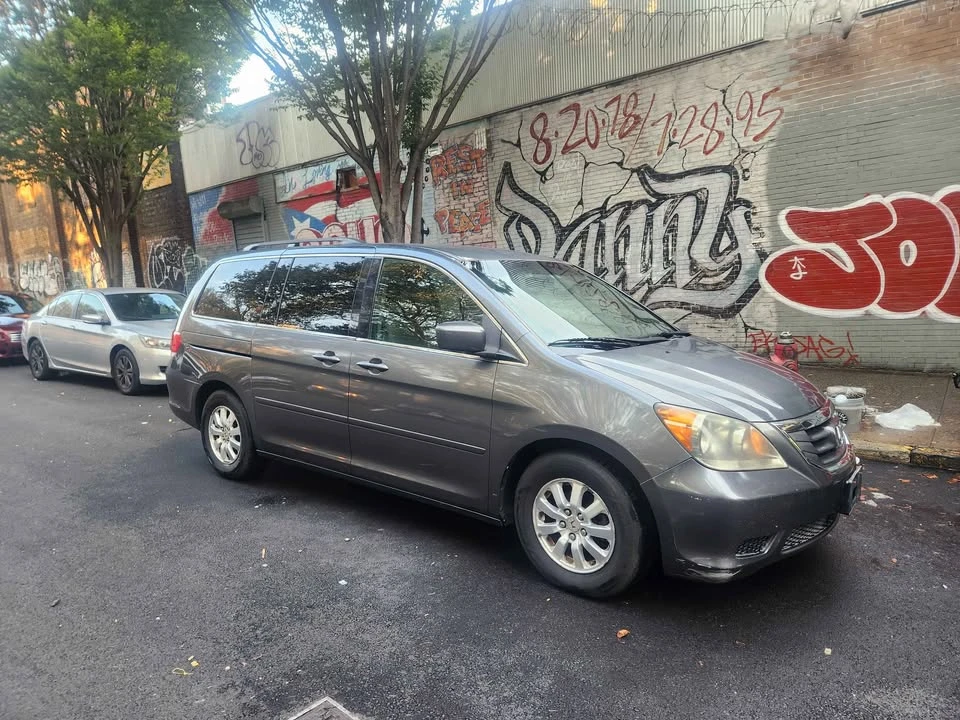 2010 Honda Odyssey - Image 6 of 17