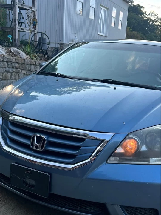 2010 Honda Odyssey - Image 8 of 17