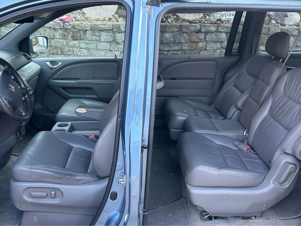 2010 Honda Odyssey - Image 10 of 17