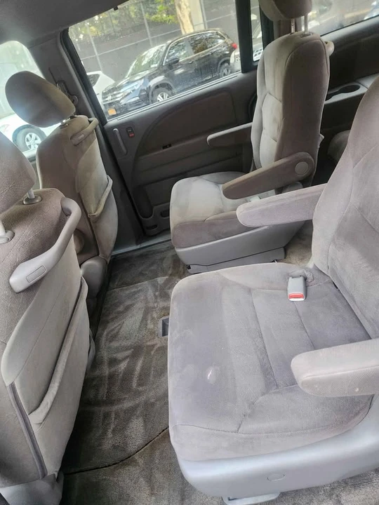 2010 Honda Odyssey - Image 17 of 17